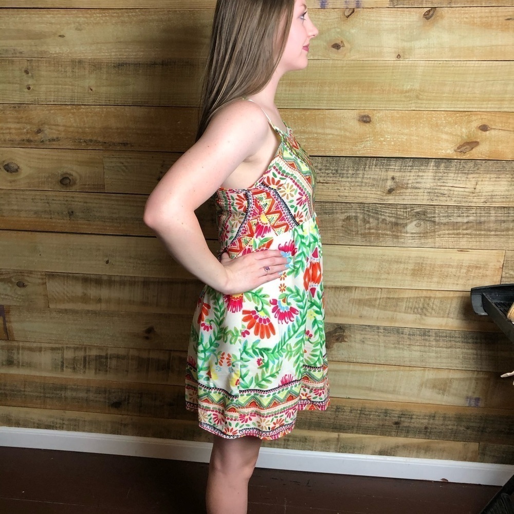 Lovemarks, colorful dress - Picture 4 of 10
